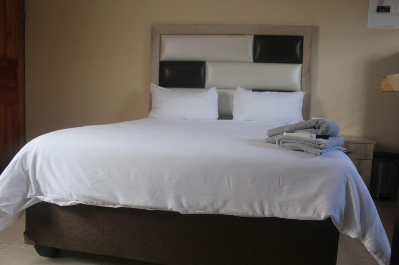 Mbopha Guest House Ulundi Extérieur photo