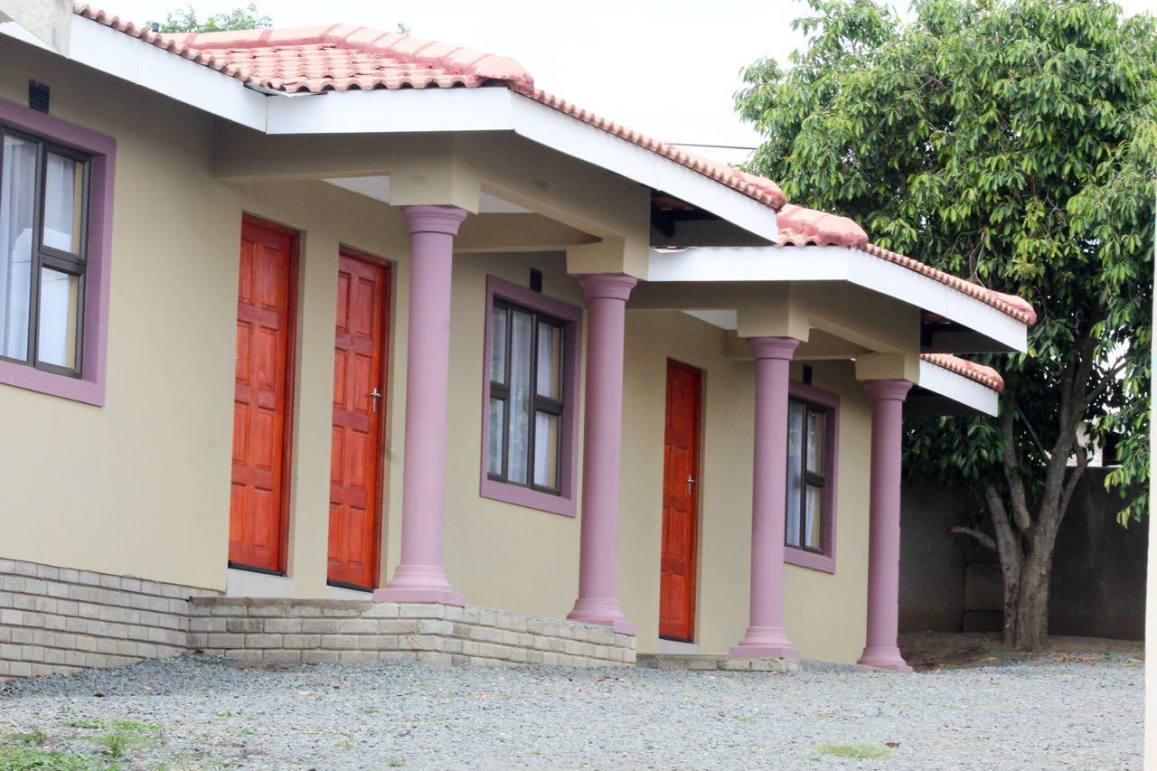 Mbopha Guest House Ulundi Extérieur photo